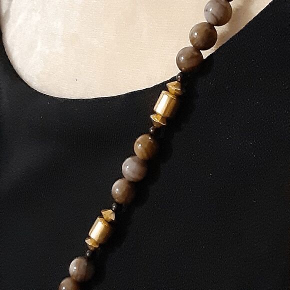 Natural stone tones brown gold tone accents necklace 28" - Picture 3 of 3